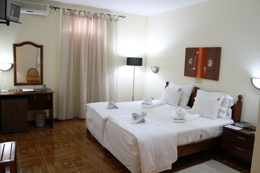 Mindelo Residencial Bed & Breakfast Rom bilde